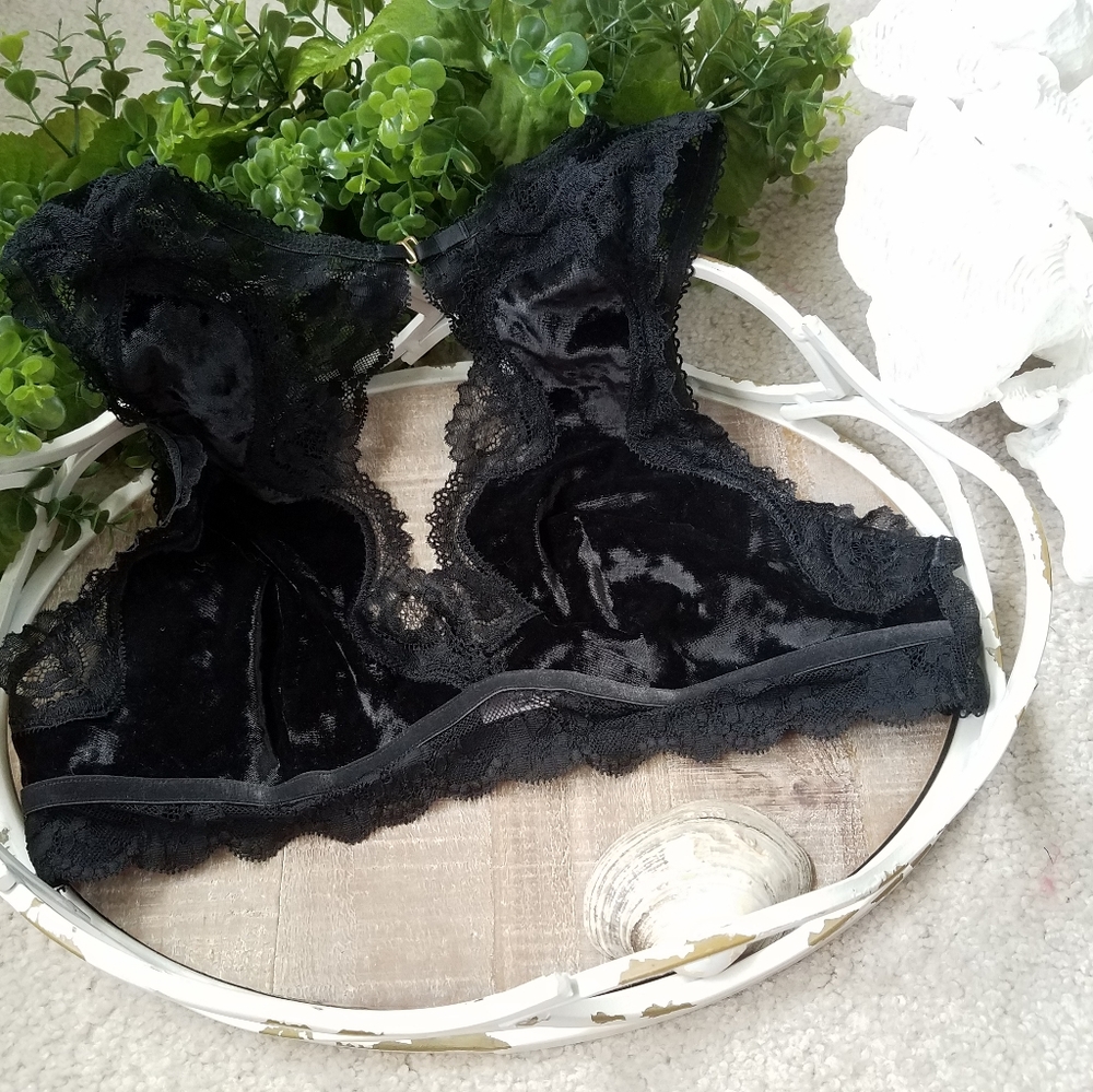 Victoria's Secret Velvet Bralette - Picture 8 of 9